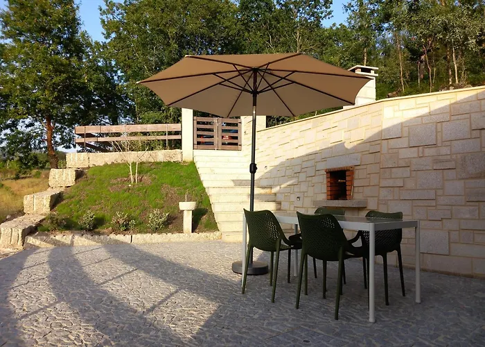 Casa Tojeira Дом отдыха Виейра-ду-Минью